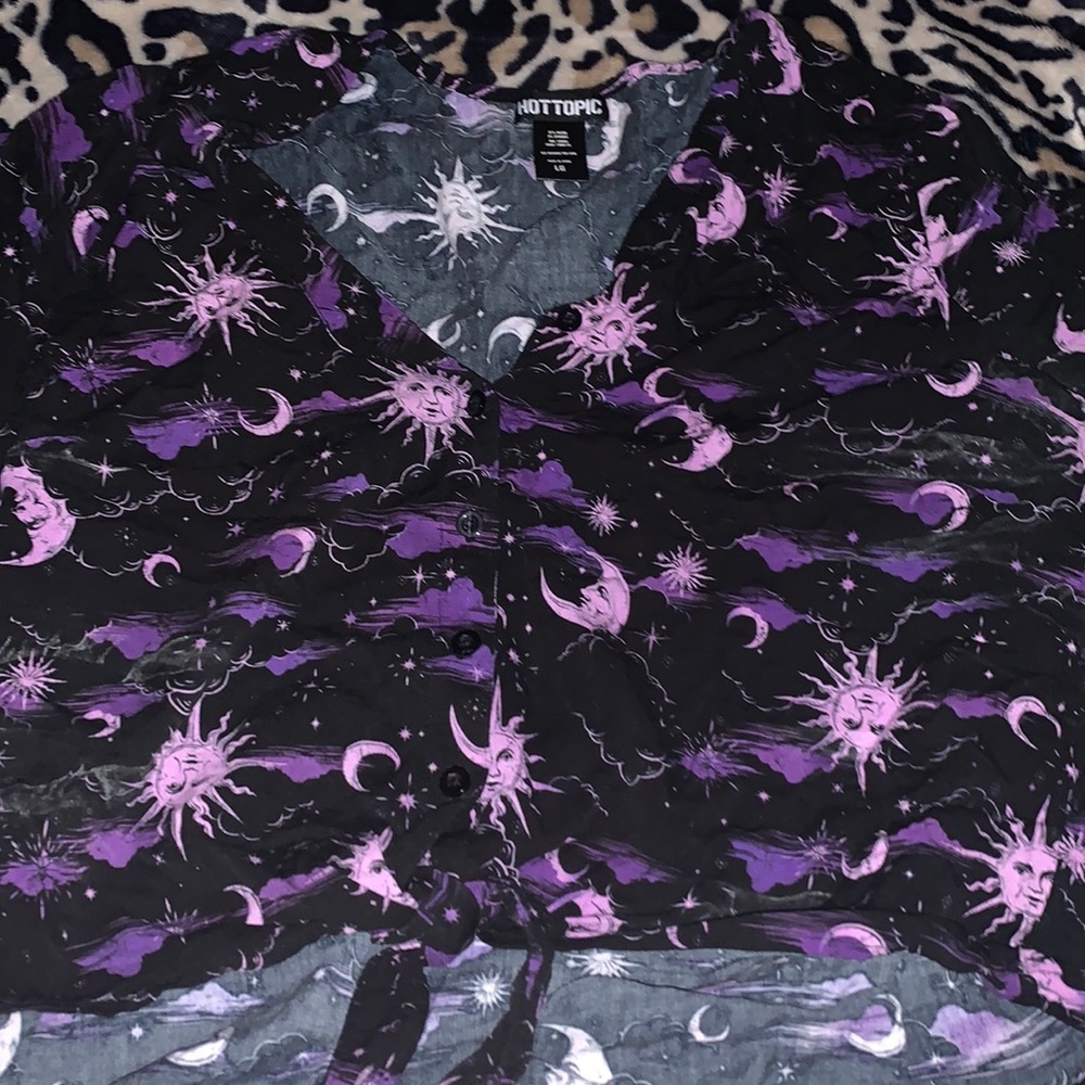 HOT TOPIC button down sun and moon shirt